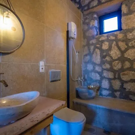 Havuzlu Jakuzili Luex Tas Village Villa