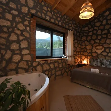 Havuzlu Jakuzili Luex Tas Village Villa