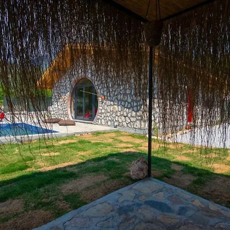 Havuzlu Jakuzili Luex Tas Village Отель Кемер